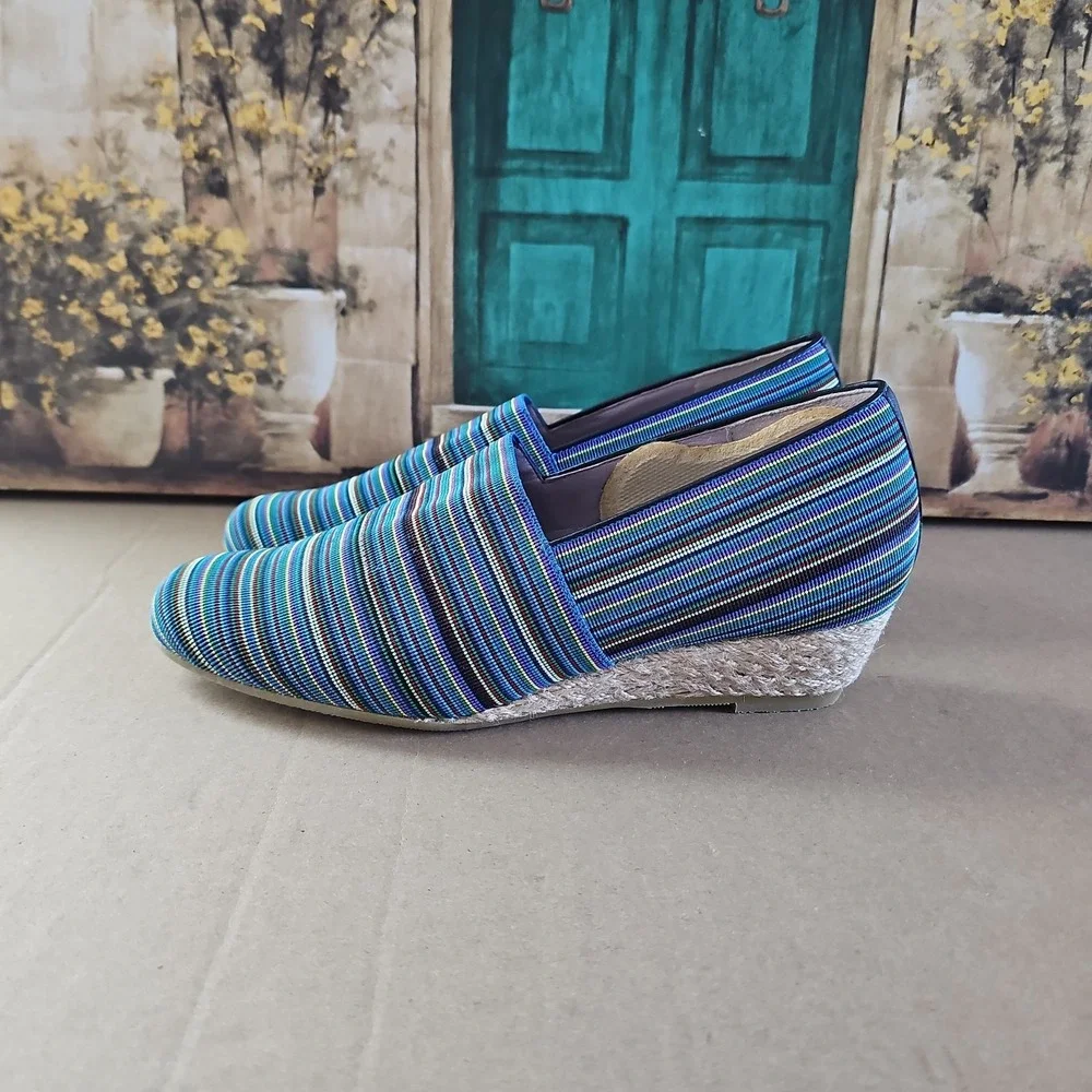 NEW SAS Women's Becky Bright Blue Stripe Wedge Shoes Size 8.5 N
